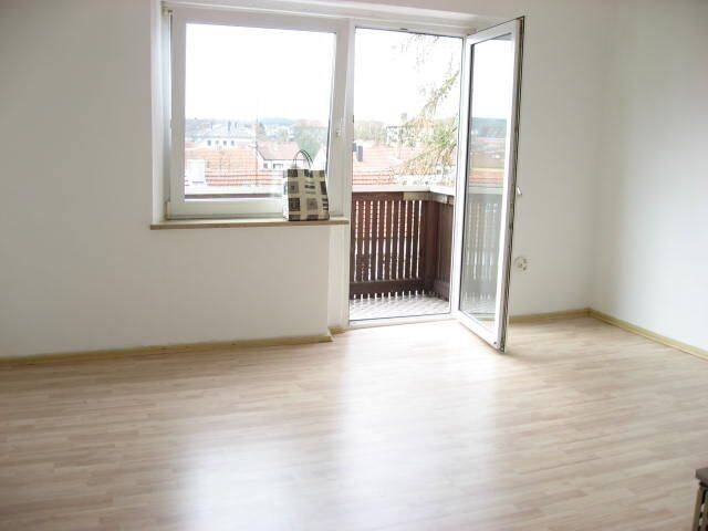 Helle 2-Zimmer-Wohnung mit Balkon und Küchenzeile – frei ab 01.12.2026, 95447 Bayreuth (Altstadt Birken Glocke Meyernberg Saas)