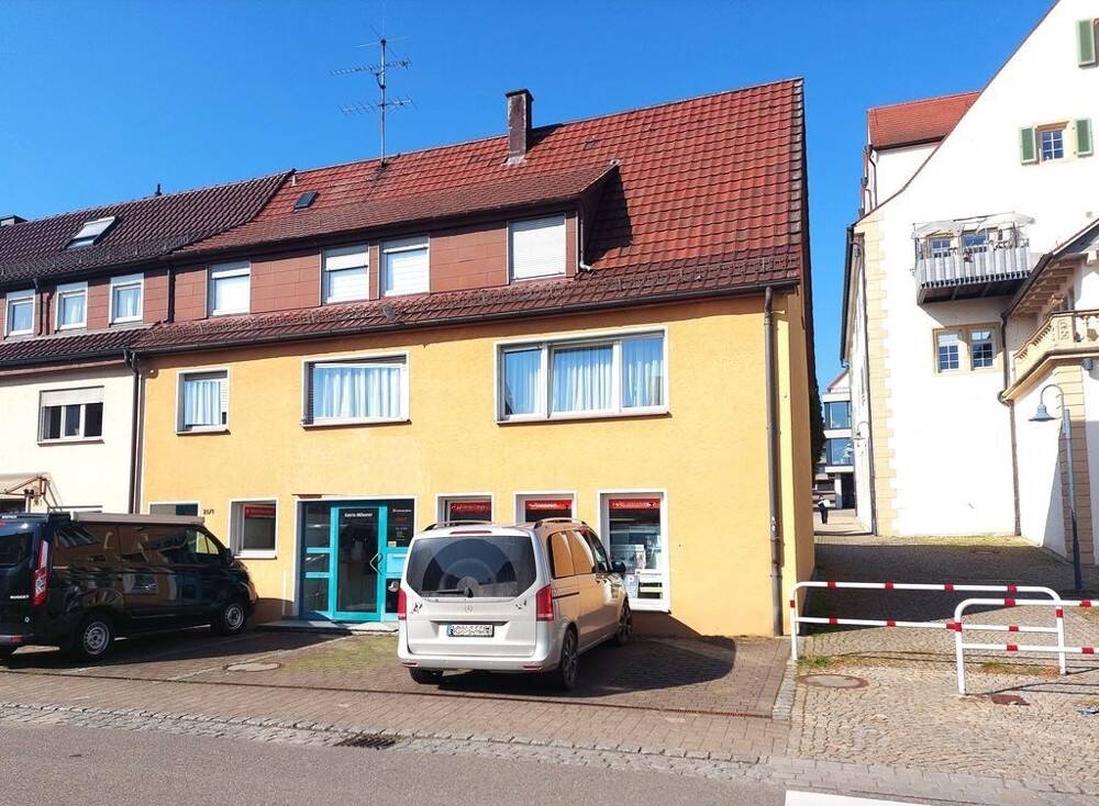 WOHN- und GESCHÄFTSHAUS mit 2 Wohnungen + 1 Gewerbe in begehrter ZENTRUMSLAGE von Remseck a. N.!, 71686 Remseck am Neckar