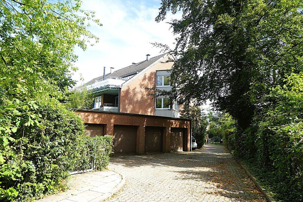 LÜBECK – ST. JÜRGEN: Freie 2,5-Zimmer-ETW mit Balkon + Stellplatz (Duplex-Garage) in gehobener Lage, 23564 Lübeck (Sankt Gertrud Sankt Jürgen)