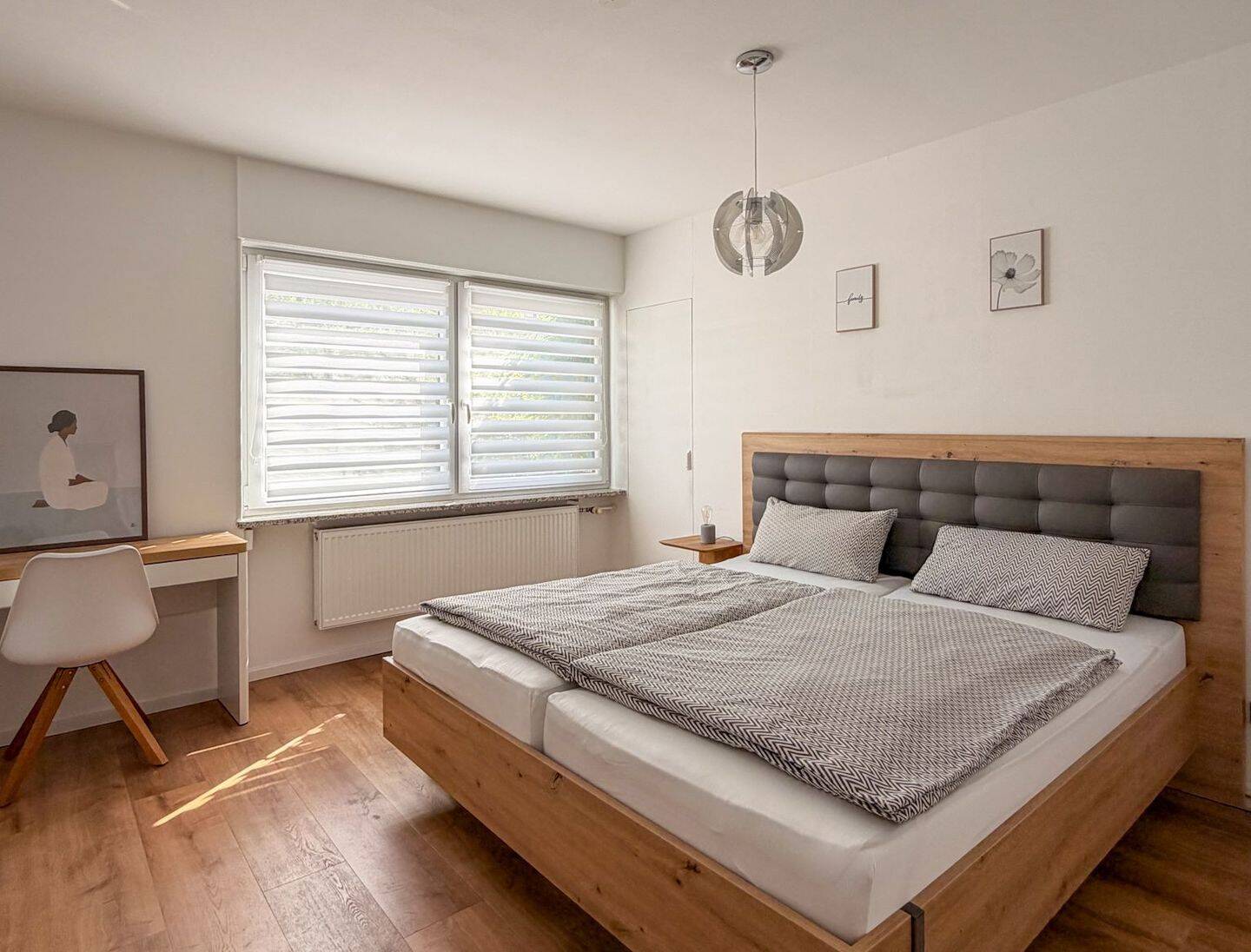 Stilvolle vollmöblierte 2-Zimmer-Wohnung mit Wintergarten und Balkon, 66123 Saarbrücken