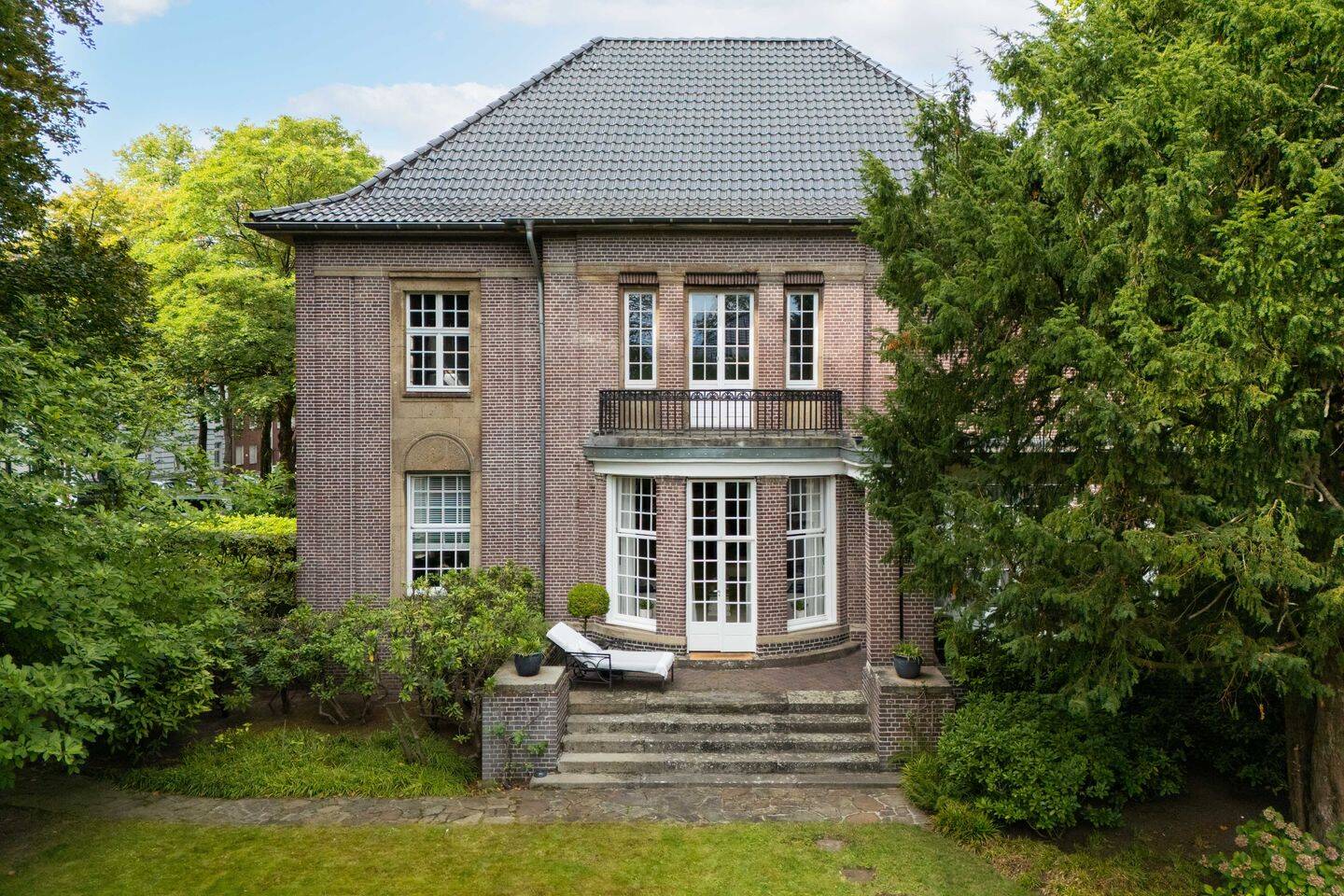 STADTVILLA ZUM VERLIEBEN – Zeitlose Eleganz trifft auf historische Substanz!, 46395 Bocholt