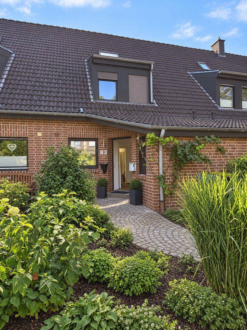 Kernsaniertes Reihenmittelhaus mit Garten, Garage in Krefeld-Hüls, 48739 Legden