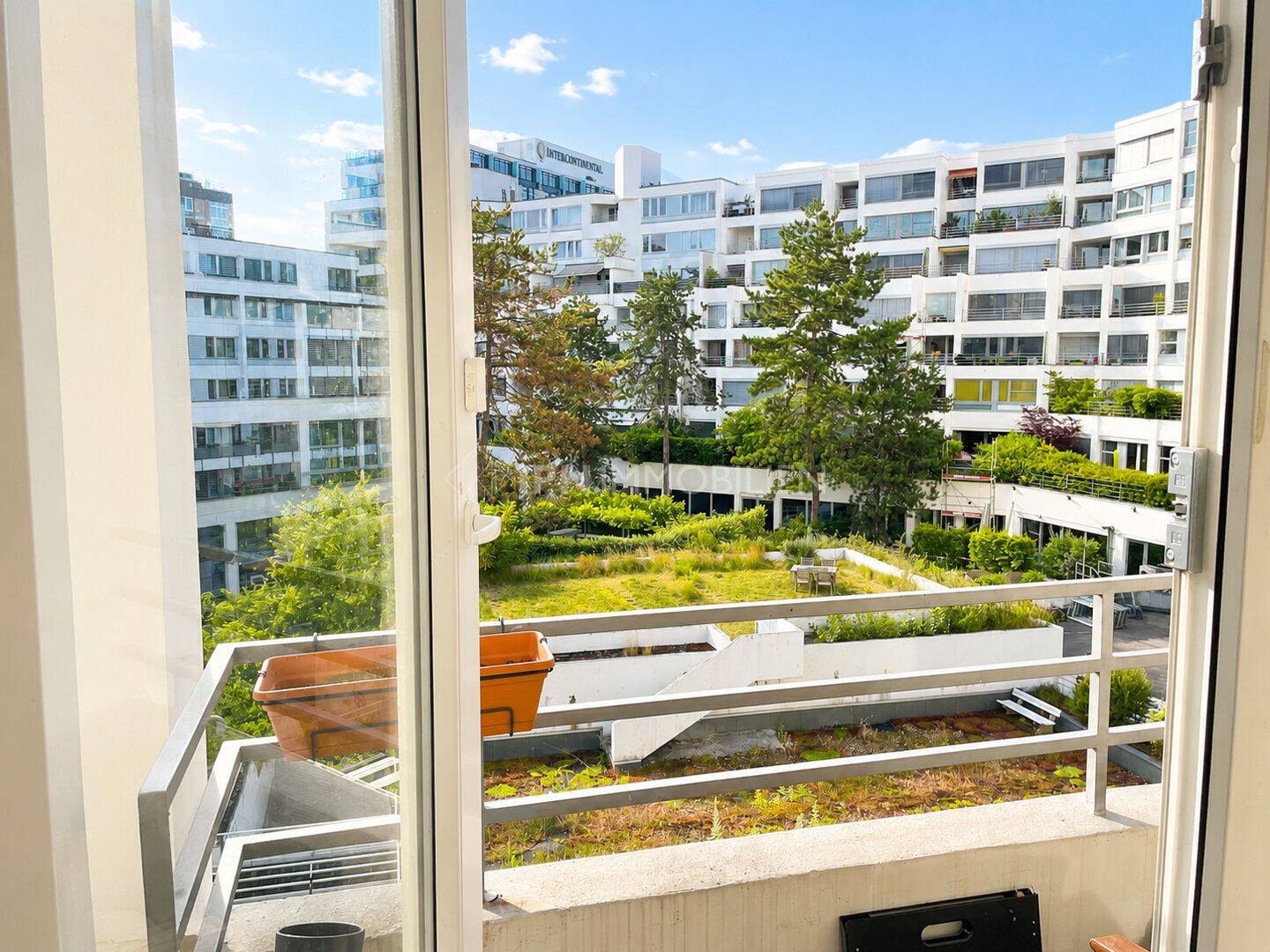 Charmante 1-Zimmer-Wohnung mit Balkon und Tiefgaragenstellplatz nahe Kudamm (renovierungsbedürftig), 10787 Berlin (Charlottenburg-Wilmersdorf Charlottenburg Schöneberg Tiergarten)
