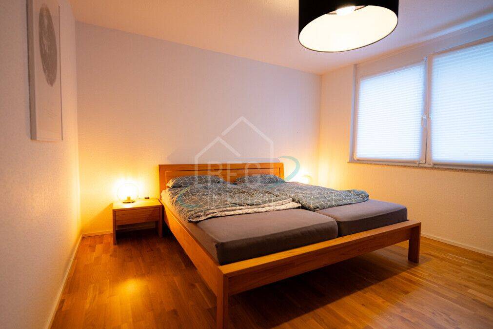 Design trifft Wohngefühl: Stilvolle 4-Zimmer-Wohnung mit Balkon & Carport, 74232 Abstatt