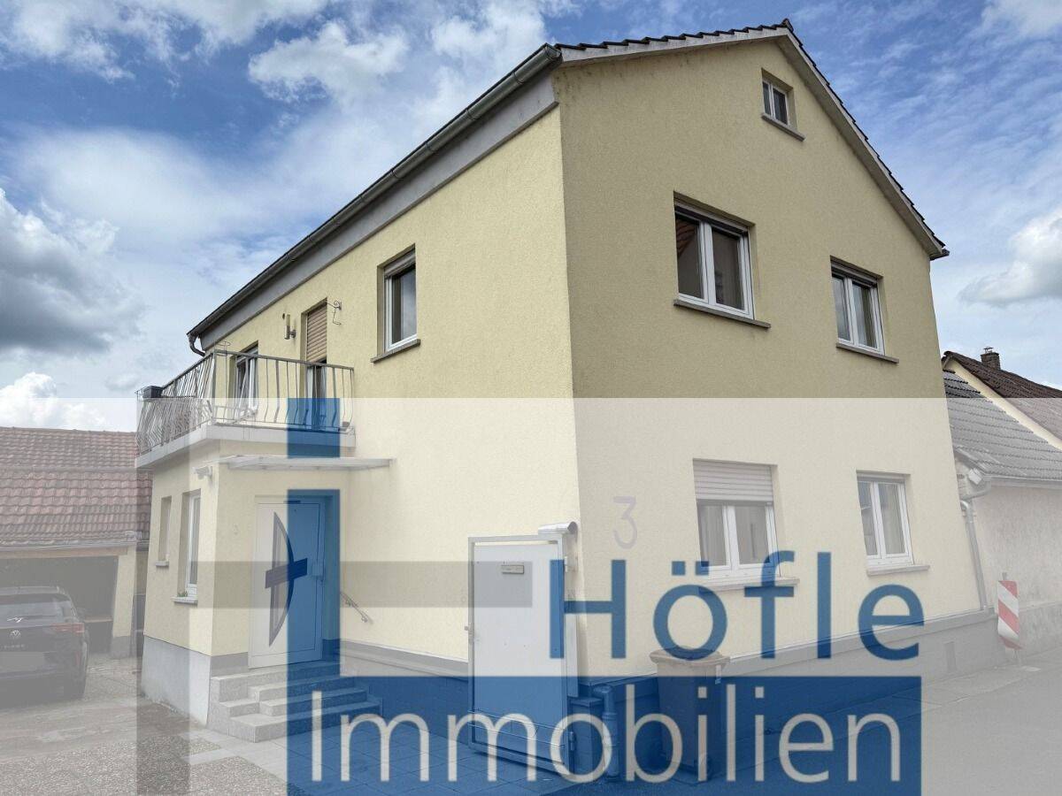 Lorsch, modernisierungsbedürftiges Einfamilienhaus mit großer Terrasse, Nebengebäude und Carport, 64653 Lorsch
