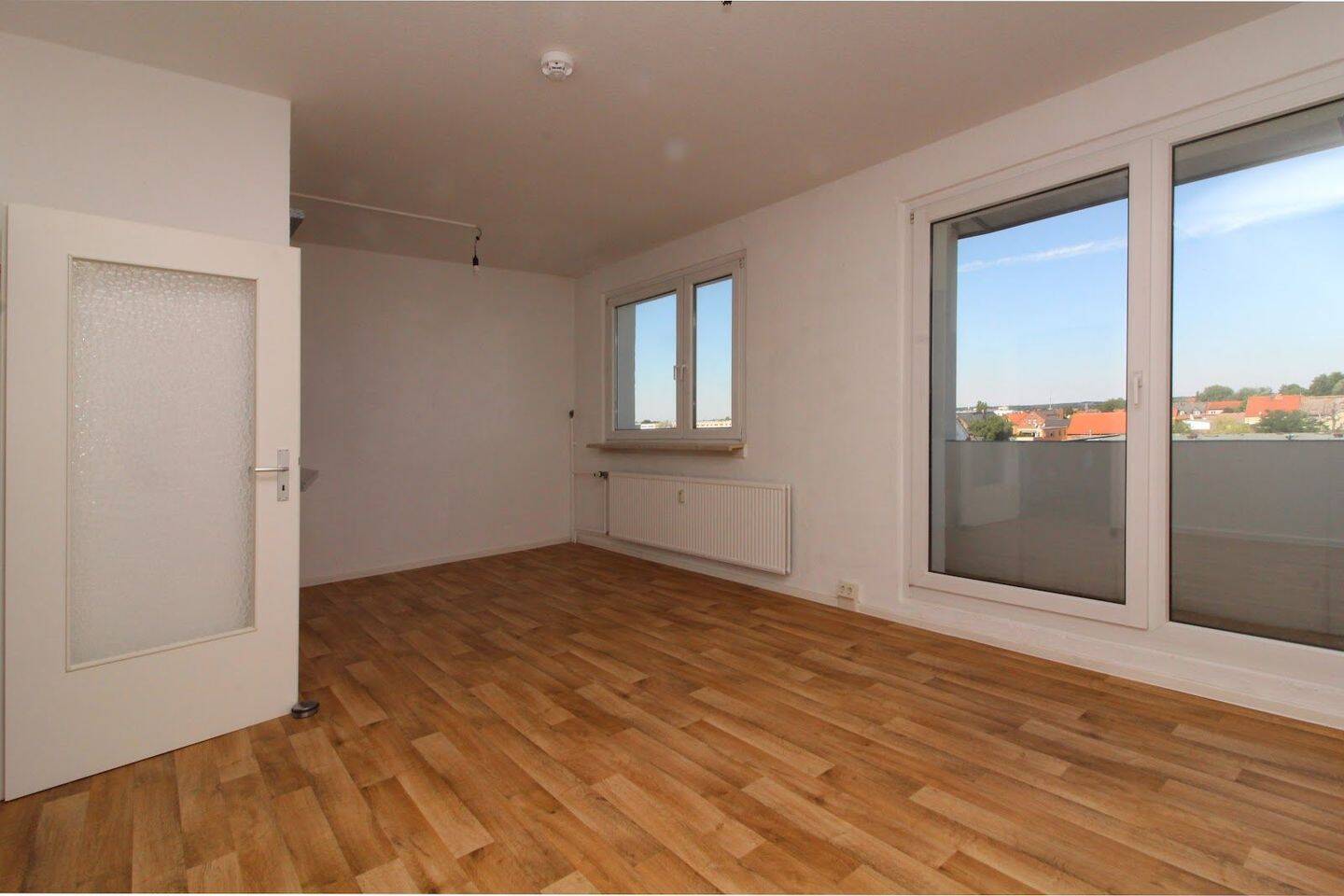 3 Zimmer mit Balkon im 4.Obergeschoß, 6886 Wittenberg