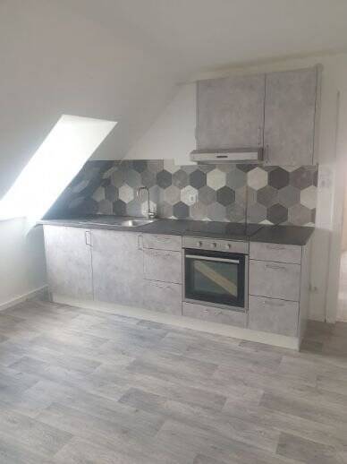 4-Zimmer-Dachgeschoss Wohnung sucht Sie, 97318 Kitzingen
