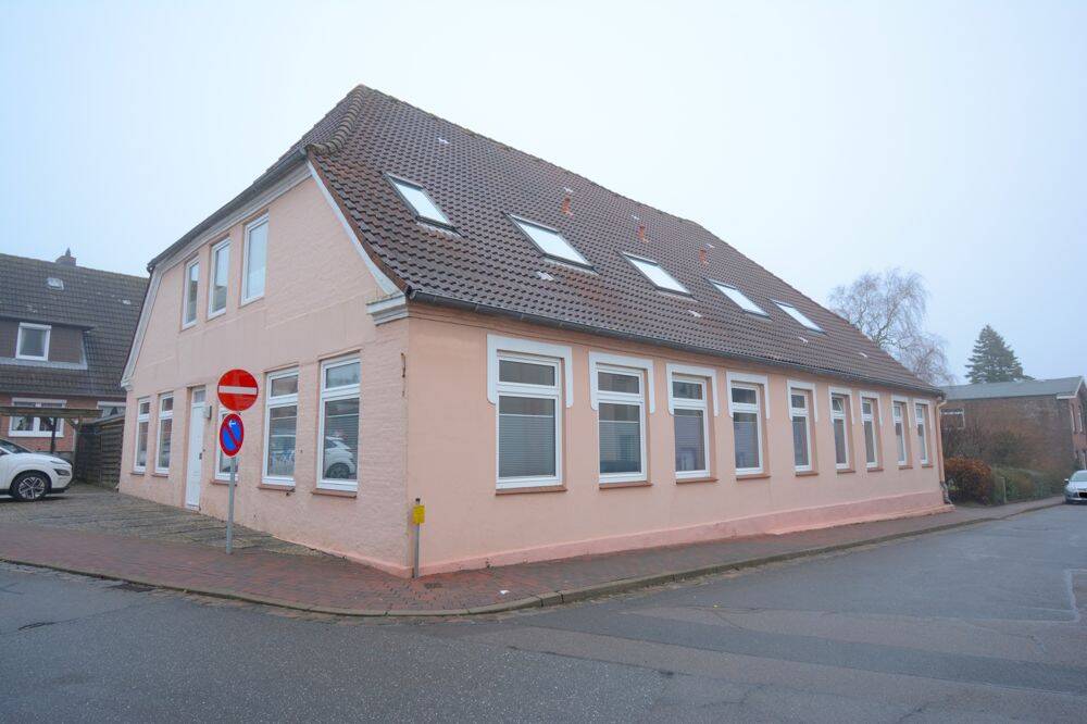 Gepflegte 3 Zimmer-Wohnung im 1. Obergeschoss in zentrumsnaher Wohnlage in Wesselburen, 25764 Wesselburen