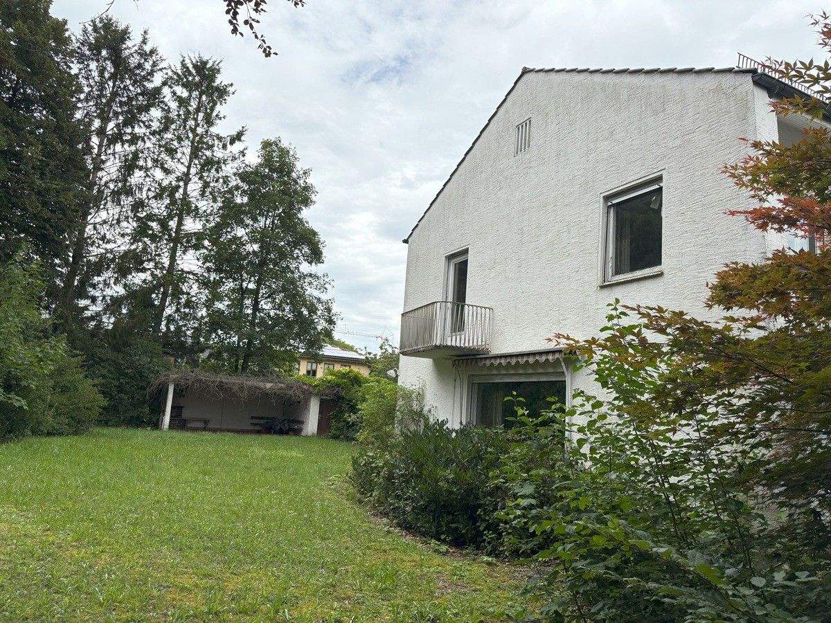 Villa in Augsburg Hochzoll in Top-Lage, 86163 Augsburg (Hochzoll)
