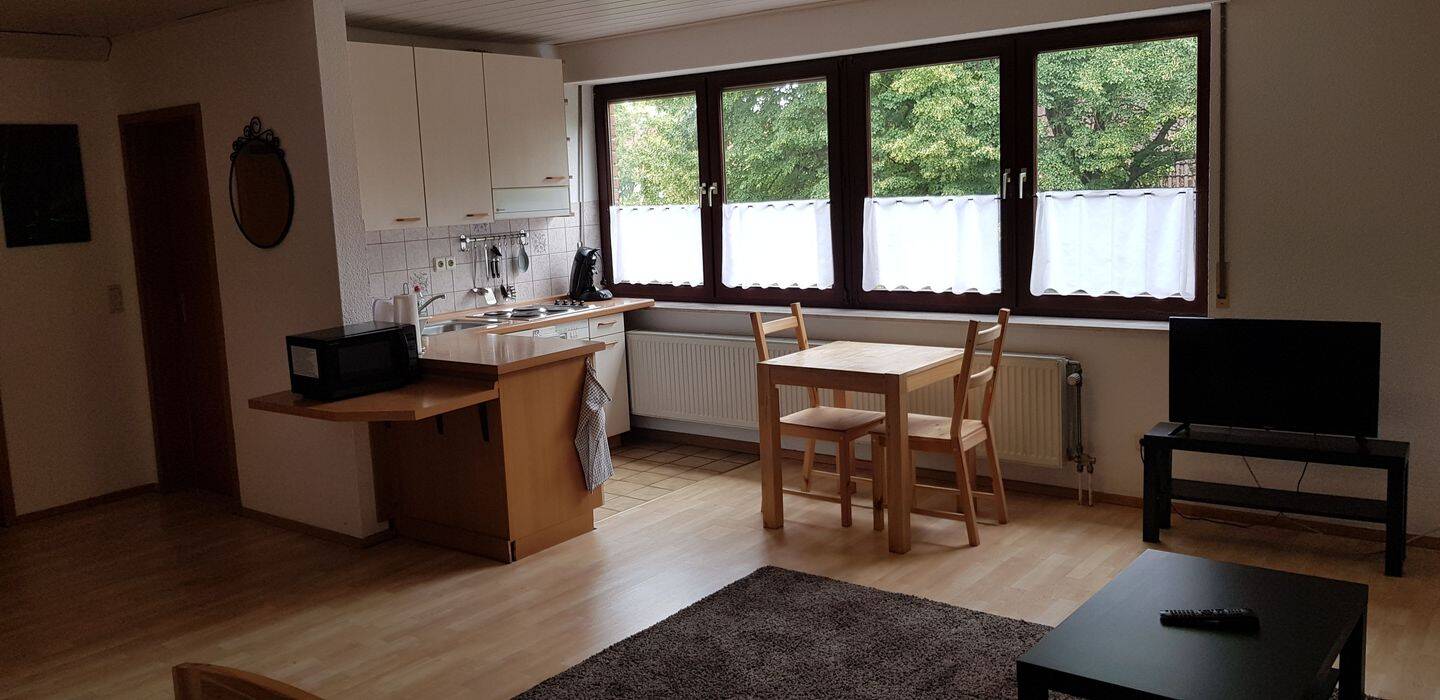 Helle 43-m²-Dachgeschosswohnung in Baunatal-Altenbauna, 34225 Baunatal