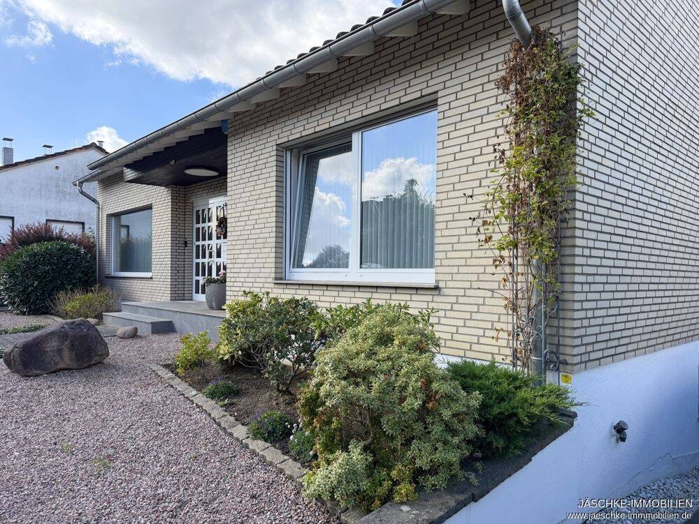 JÄSCHKE – Großes Einfamilienhaus mit Einliegerwohnung und viel Potenzial zur Erweiterung, 52134 Herzogenrath