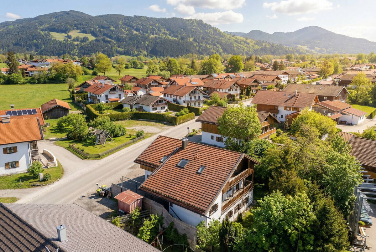 Ein Zuhause für Generationen – großzügig wohnen mit Einliegerwohnung und Bergblick, 83674 Gaißach