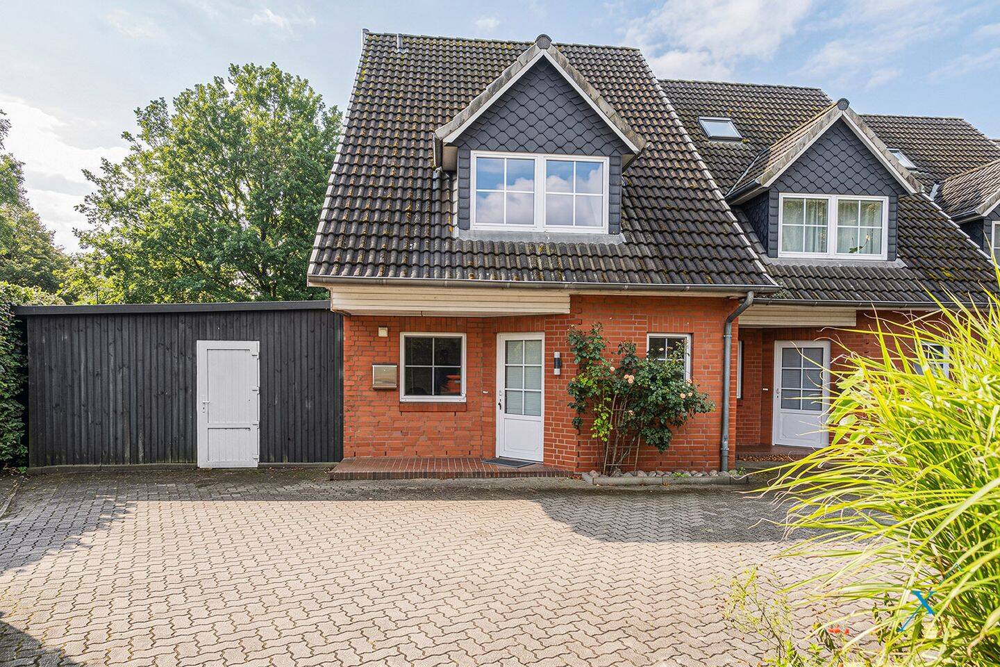 Viel Raum zum Wohlfühlen: Reihenendhaus mit 5 Zimmern und Doppelgarage, 24983 Handewitt
