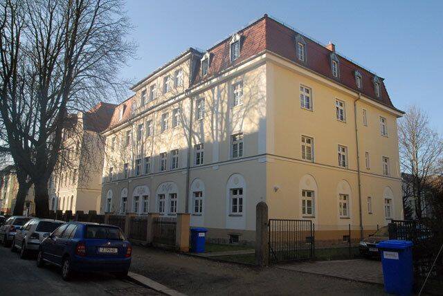 +++gemütliche 2-Raum-Wohnung mit schöner EBK, Südbalkon in grüer zentrumsnaher Lage+++, 8058 Zwickau