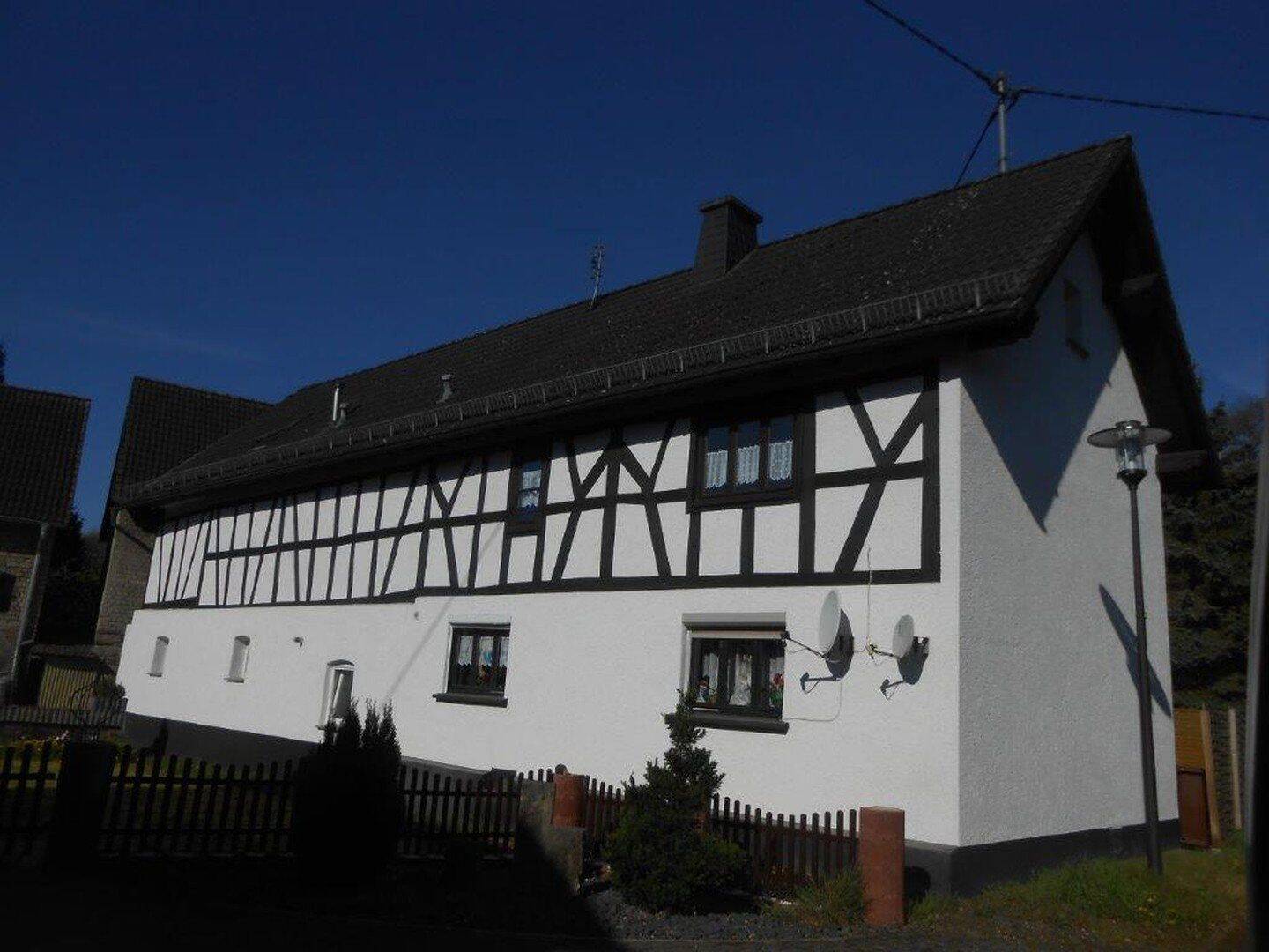 GÜNSTIGES APARTMENT IN RUHIGER LAGE MIT TERRASSE!!!, 57632 Burglahr