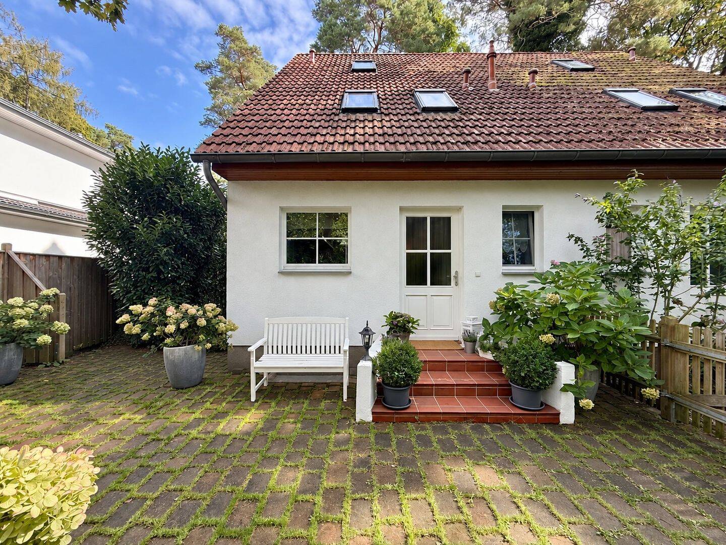 Gepflegte Doppelhaushälfte mit Kamin, Garten und Vollkeller in Berlin-Konradshöhe, 13505 Berlin (Reinickendorf Heiligensee Konradshöhe Tegel)