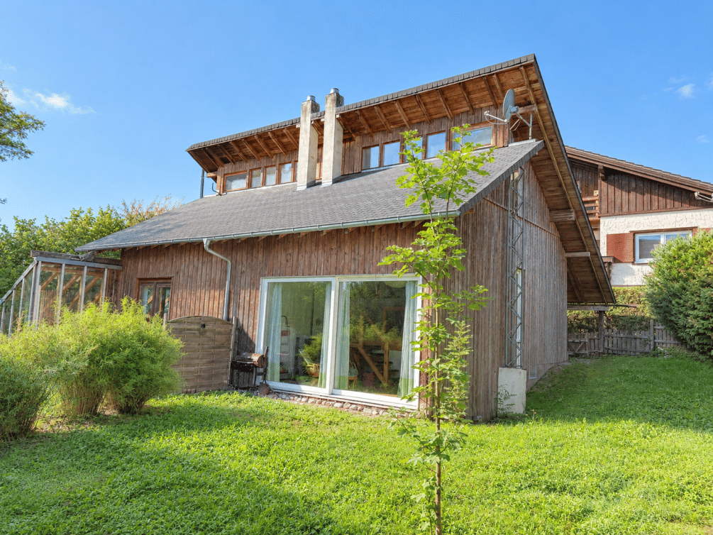 Charmante Doppelhaushälfte in Holzbauweise – naturnahes Wohnen mit besonderem Flair in Herdwangen, 88634 Herdwangen-Schönach