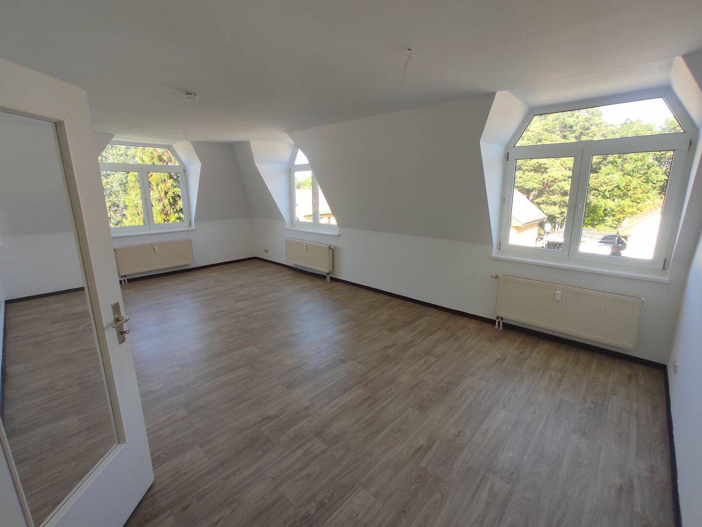 2-Zimmerwohnung mit Einbauküche, 1994 Schipkau