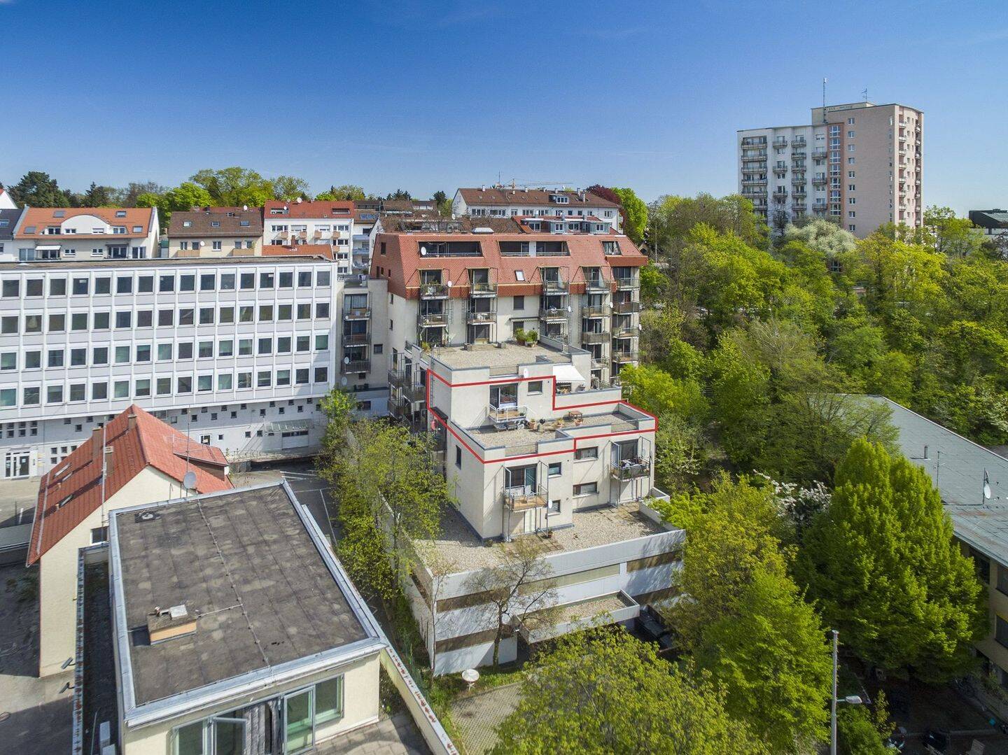 +++ Gegenüber vom MILANEO – Süd-Balkon & Terrasse – Laminat – Bad mit Dusche – inklusive Einbauküche +++, 70191 Stuttgart (Bad Cannstatt Nord)
