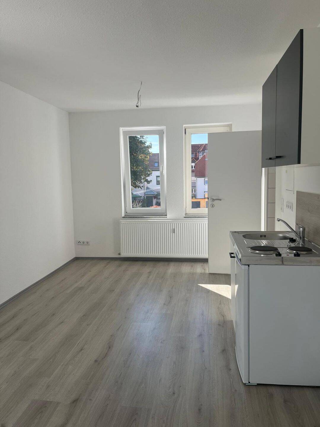 Neu renovierte 1-Raum Wohnung in gut angebundener Lage – perfekt zum Studienbeginn, 99089 Erfurt (Altstadt Andreasvorstadt Berliner Platz Ilversgehofen Rieth)