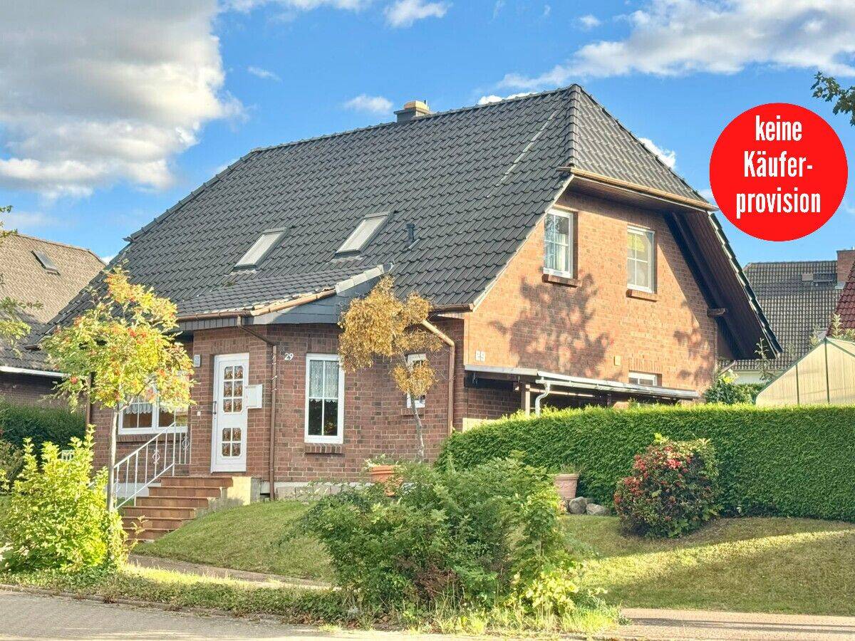 HORN IMMOBILIEN ++ großes Einfamilienhaus in Groß Nemerow bei Neubrandenburg, 17094 Groß Nemerow