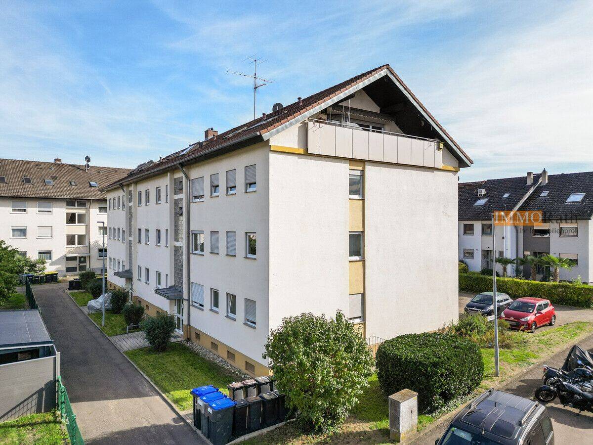 IMMORath.de – 4-Zimmerwohnung im Dachgeschoss mit Balkon in Hugstetten, 79232 March