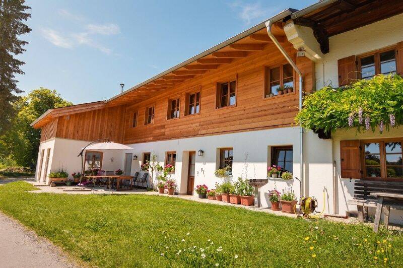 Ländlich und in idyllischer Alleinlage – 4 Zi. Maisonette-Wohnung am Irschenberg zu vermieten, 83737 Irschenberg