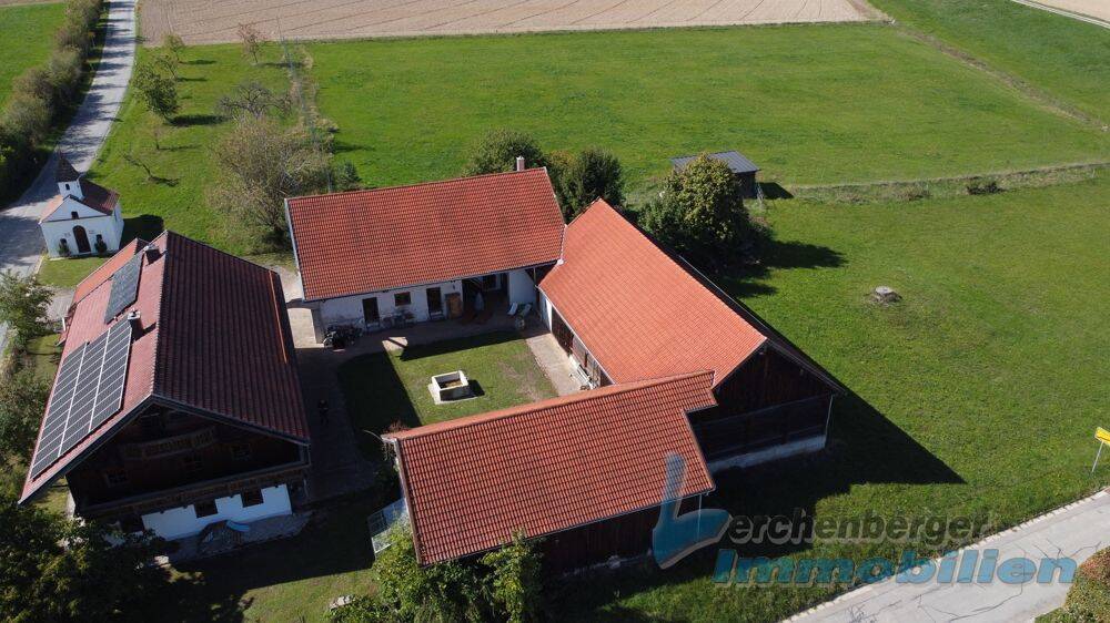 Ehemaliger Vierseithof in ländlicher Ortsrandlage im Landkreis Rottal-Inn, 84378 Dietersburg
