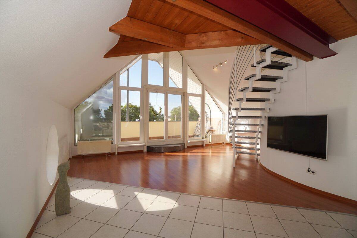 Stilvolle, moderne Wohnung mit Penthousecharakter, Loggia, Klimaanlage und Stellplatz in Paderborn, 33100 Paderborn