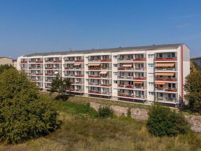 Sportlich Wohnen mit Südbalkon!, 2625 Bautzen
