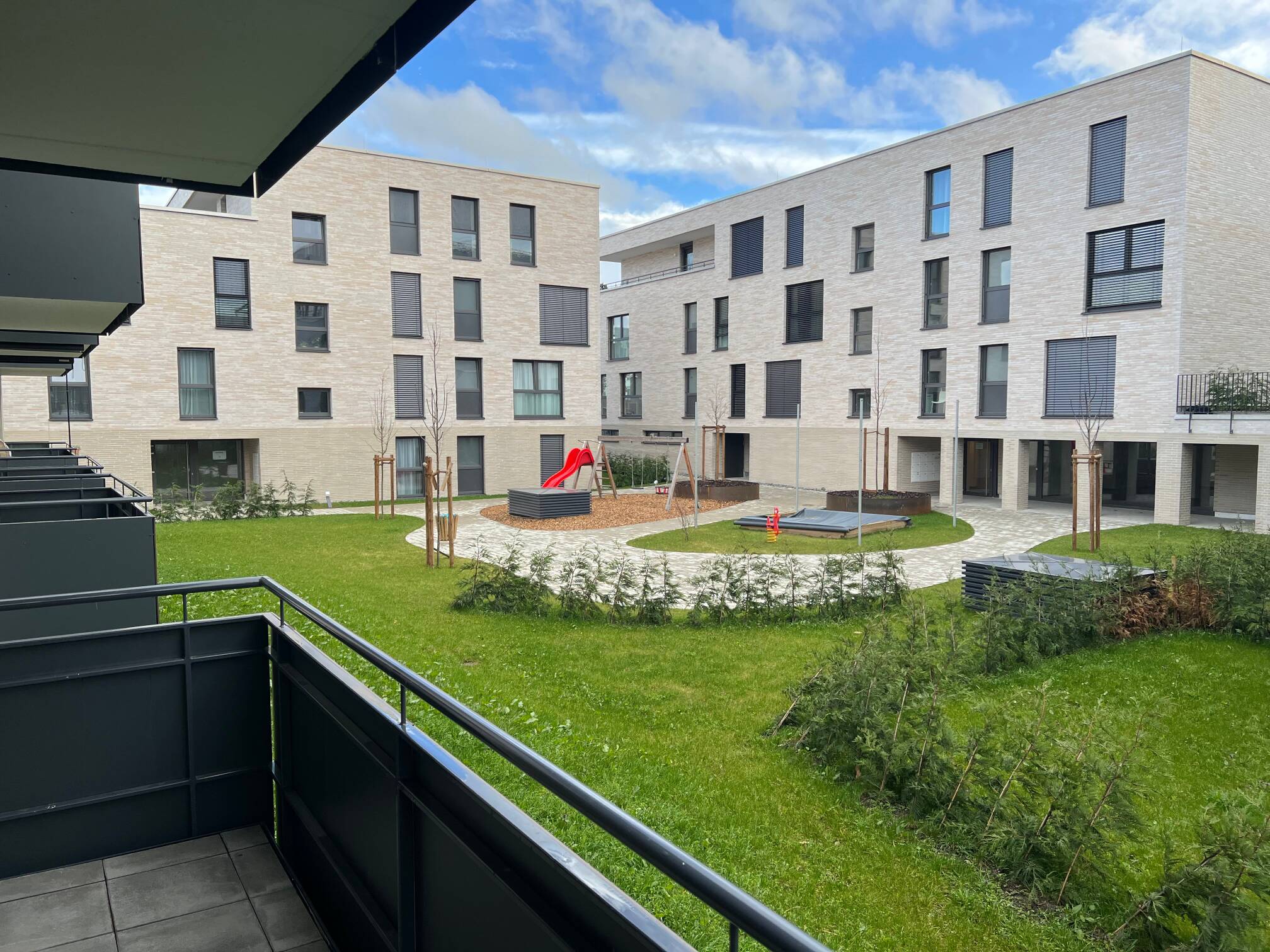 Komfortable neuwertige 3-Zim.-Whng ab 1.1.27 in Schwenningen zu vermieten mit Balkon, EBK, FBH, TG, Keller,…, 78054 Villingen-Schwenningen