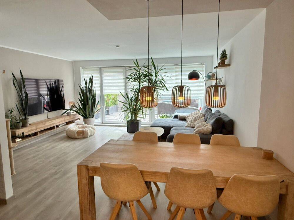 Das Haus im Haus – 4 Zimmer Wohnung mit Terrasse und großem Mehrzweckraum, 90513 Zirndorf