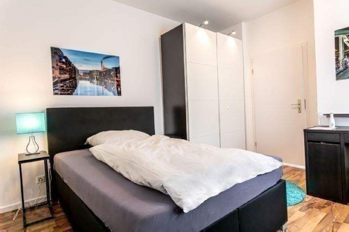 Ab Sofort – schick möbliertes Zimmer in moderner 5er WG – mitten im Bahnhofsviertel, 60329 Frankfurt am Main (Bahnhofsviertel Gallus Gutleutviertel Innenstadt)