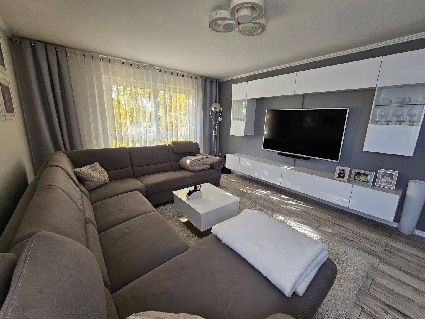 2,5 Zi. Wohnung in Nittendorf, 93152 Nittendorf