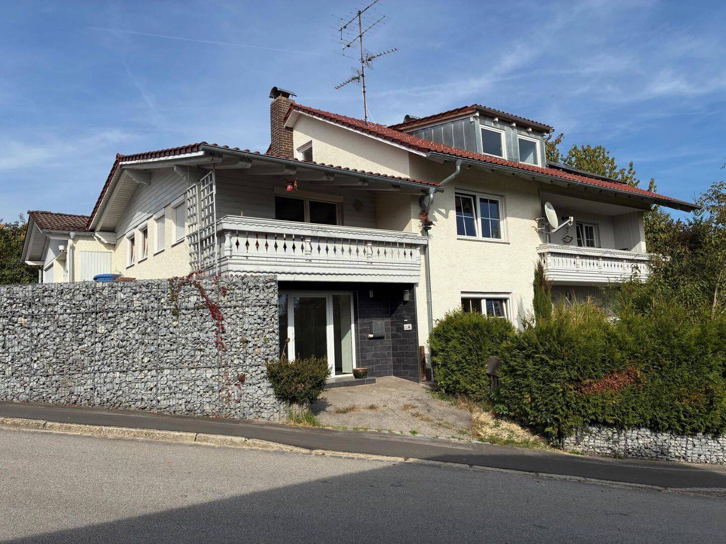 Renovierungsbedürftiges Wohnhaus in toller Lage in Edenstetten, 94505 Bernried