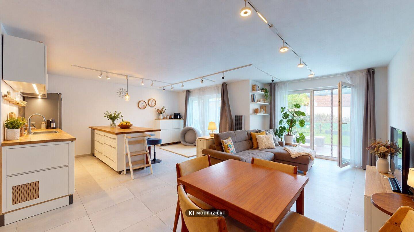 Energieeffiziente Zwei-Zimmer-Wohnung mit Garten, 65929 Frankfurt am Main (Höchst Schwanheim Unterliederbach)
