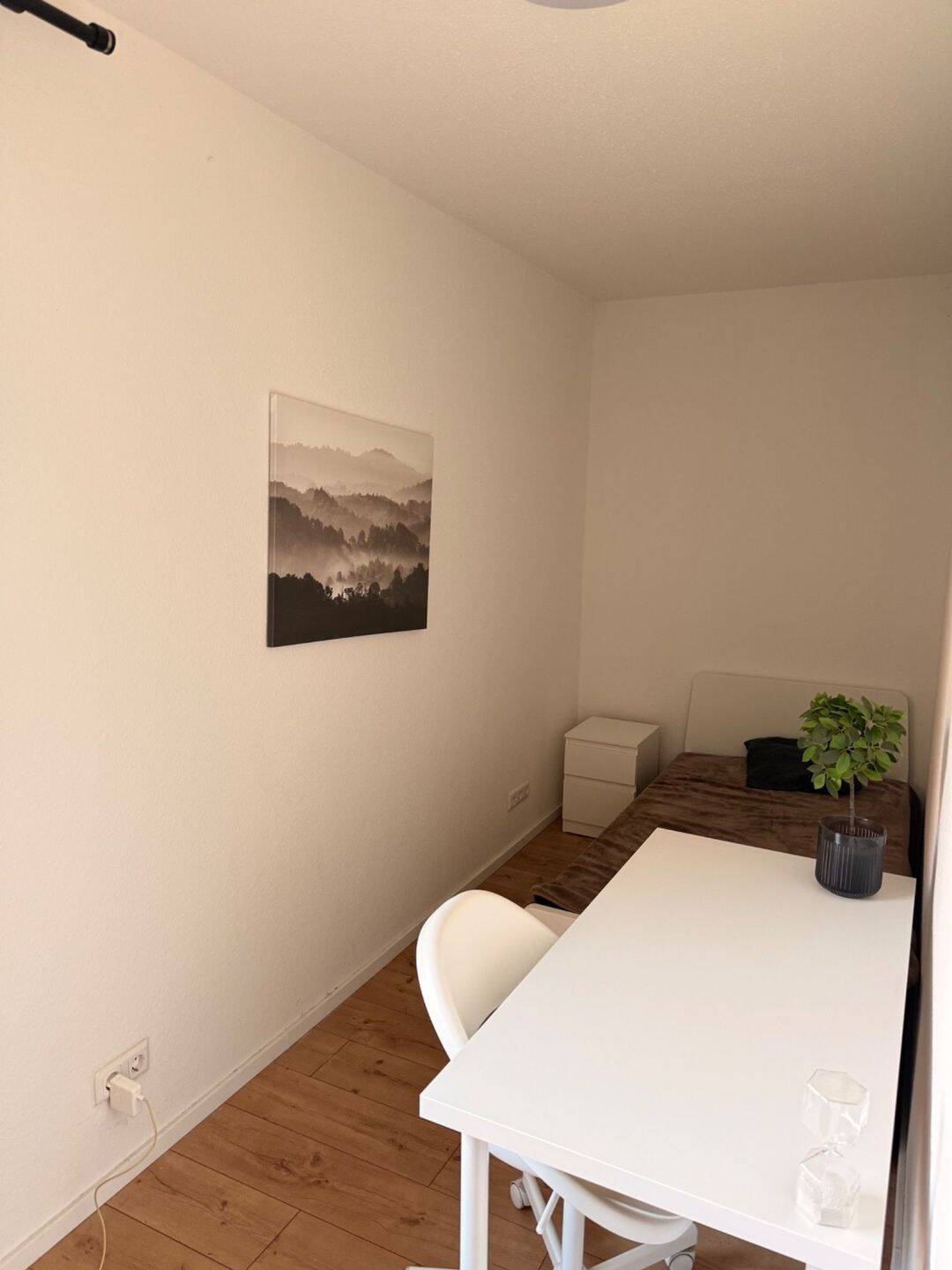 Exklusives Zimmer frei in unserer 4er WG in Frankfurt am Main – ab dem 01.10, 60388 Frankfurt am Main (Bergen-Enkheim Seckbach)
