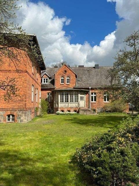 Tolles Landhaus, ehemalige Kaiserliche Försterei mit Stallungen und Wirtschaftsfläche, Teilbar – Erweiterbar, renovierungsbedürftig, 39638 Gardelegen