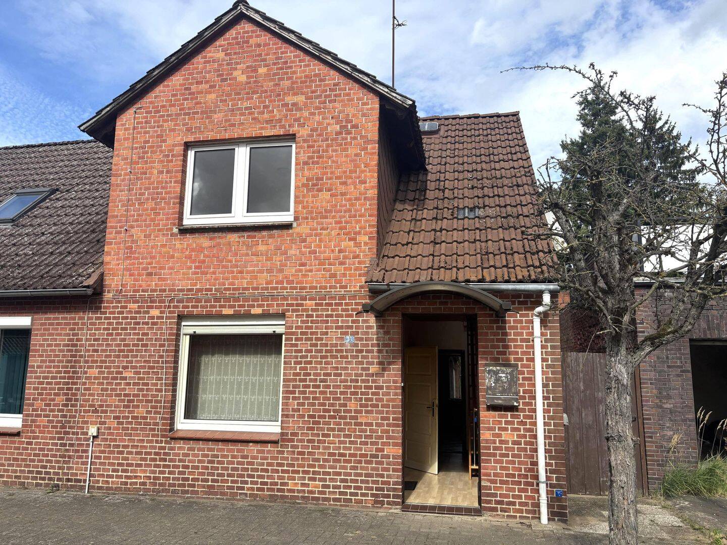 Kleines Wohnhaus auf großen Grundstück, 29462 Wustrow (Wendland)