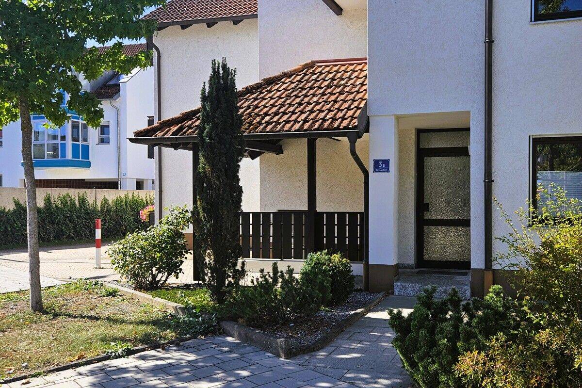 Bezugsfertiges Apartment mit sonnigem Balkon, Stellplatz und großem Keller in einer tollen Lage!, 93059 Regensburg