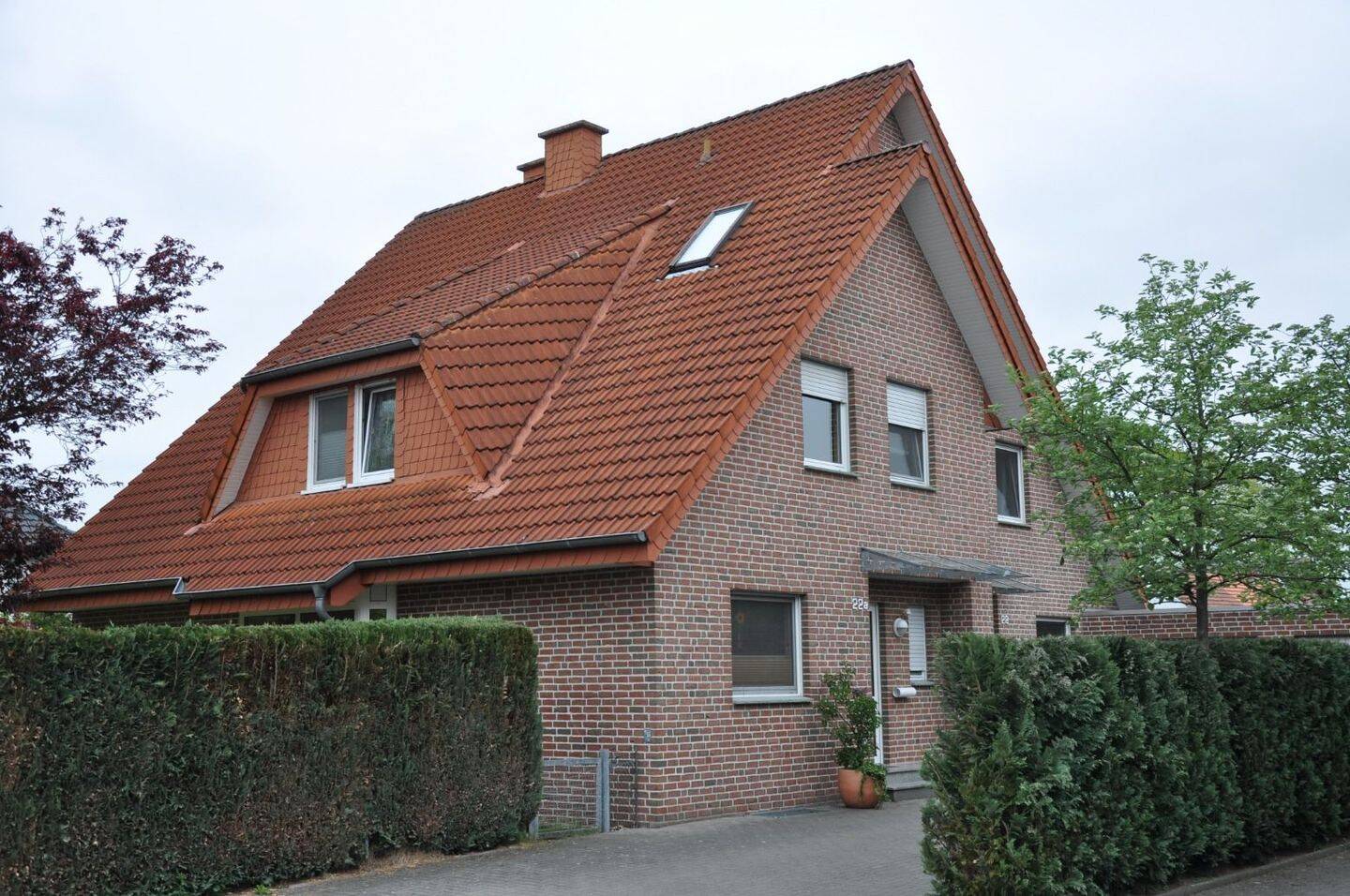 Familienfreundliche Doppelhaushälfte mit Garten und Garage in Lippstadt-Bad Waldliesborn, 59556 Lippstadt