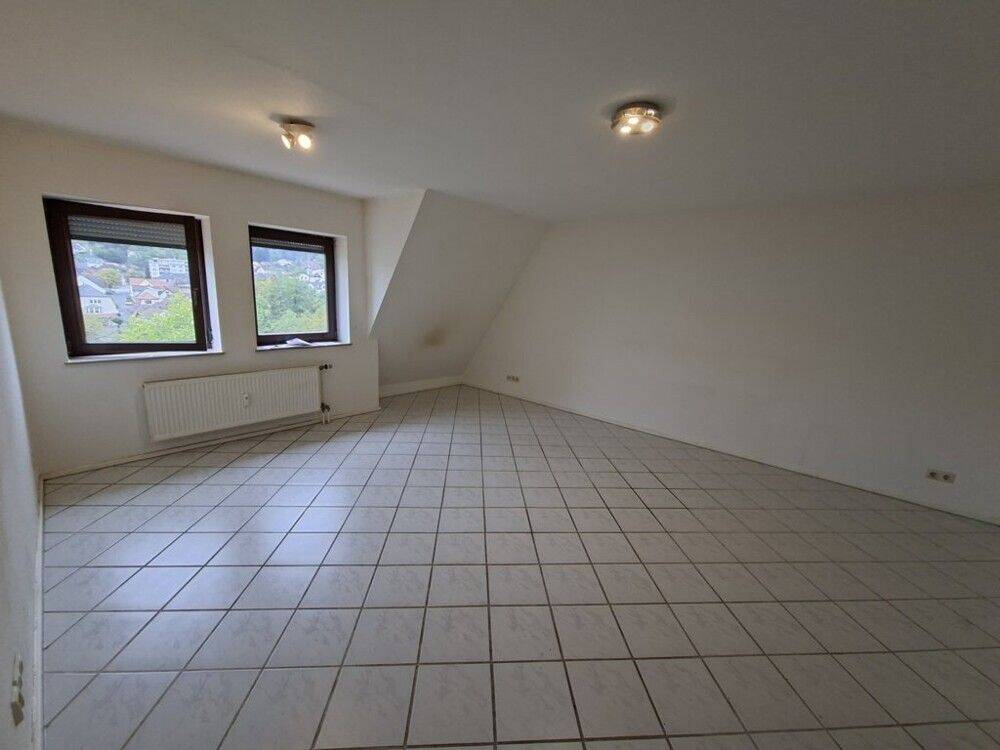 1 Zimmer, Küche & Bad in zentraler Lage in Erbach mit Aufzug und Stellplatz, 64711 Erbach