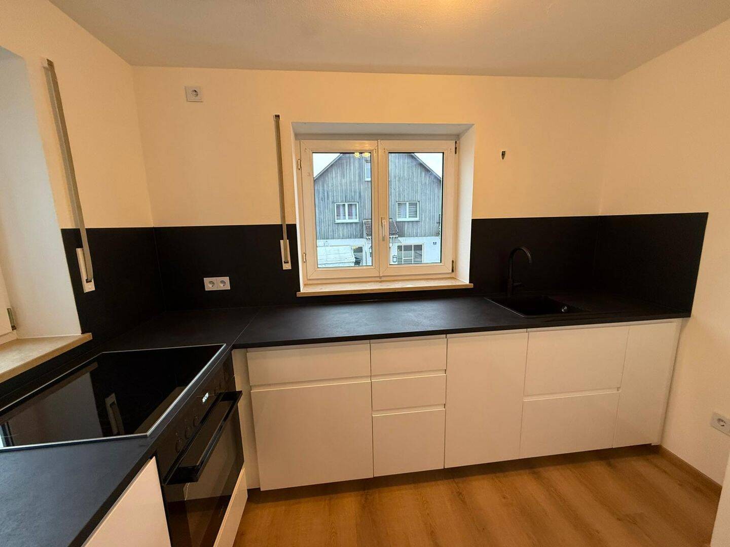 Sonnige 2 Zimmer Wohnung – zentral, 85053 Ingolstadt (Ingolstadt Kothau Niederfeld Ringsee Rothenturm)