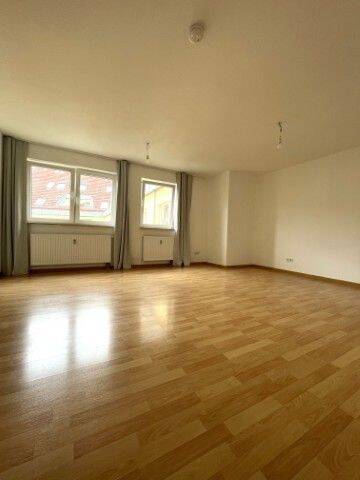 Lichtdurchflutete 1-Zimmer-Wohnung mit Blick in den Innenhof !!!, 90763 Fürth (Südstadt Weikershof)