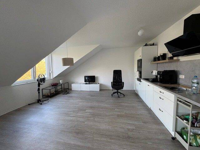 Modern wohnen in Düsseldorf-Wersten, Fußbodenheizung und Tageslicht-Bad, Übernahme Küche möglich, 40591 Düsseldorf (Eller Holthausen Oberbilk Wersten)