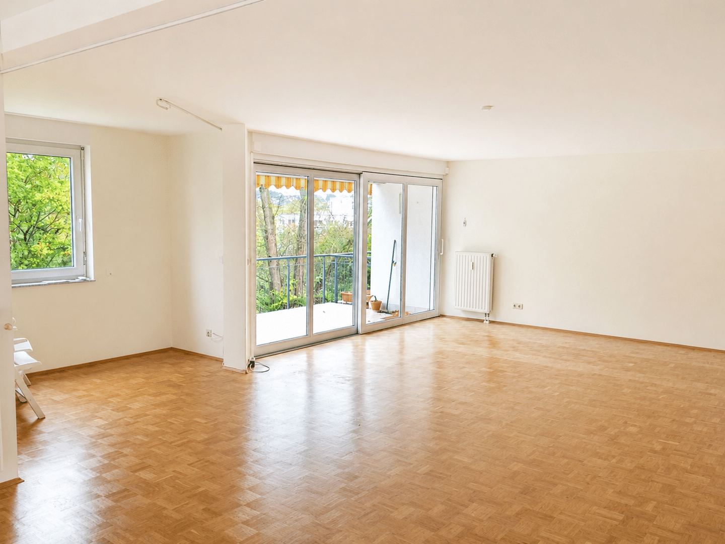 Großzügige 4,5-Zimmer-Wohnung mit zwei Balkonen am unteren Rothenbühl, 66123 Saarbrücken