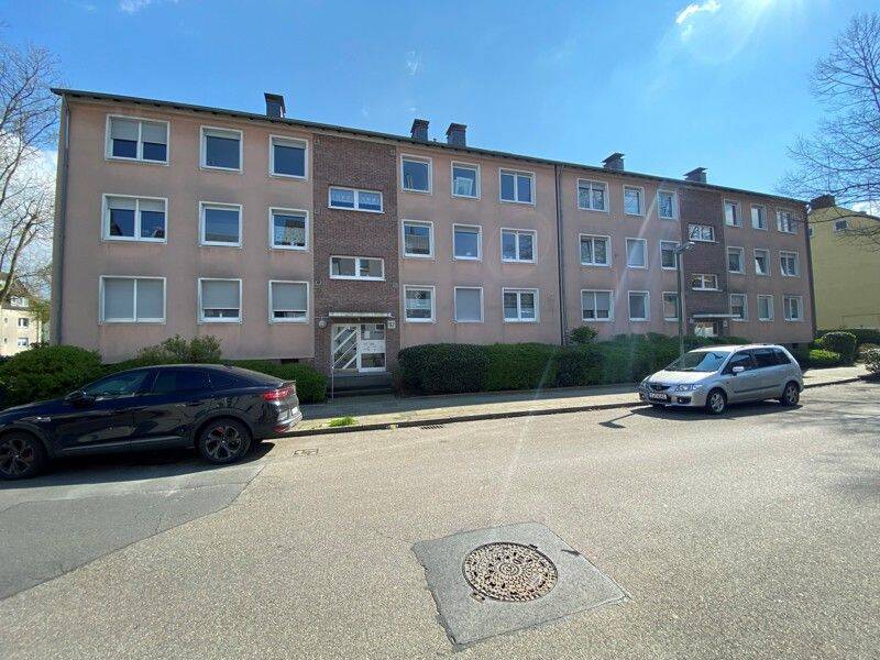 Wohnen in einer Eigentümergemeinschaft – Großzügig geschnittene 3,5-Zi.-Wohnung mit Balkon, 45327 Essen (Katernberg Stoppenberg)