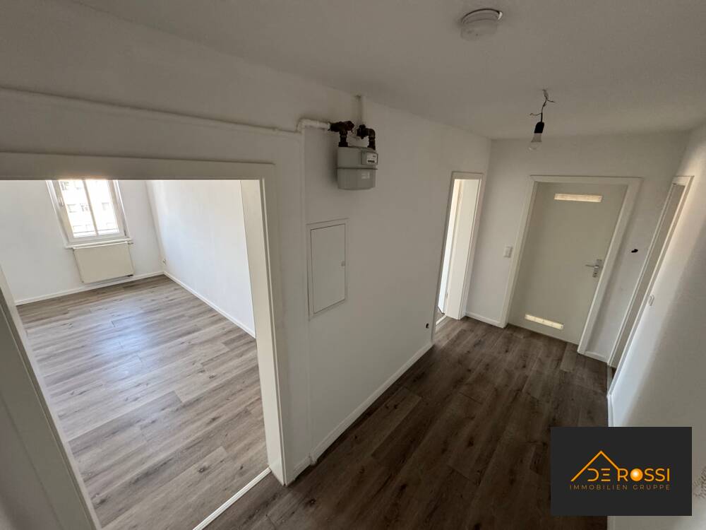 WOHNUNG MIT DURCHGANGSZIMMER – GOSTENHOF -MIT U-BAHNANSCHLUSS VOR DER HAUSTÜRE, 90429 Nürnberg