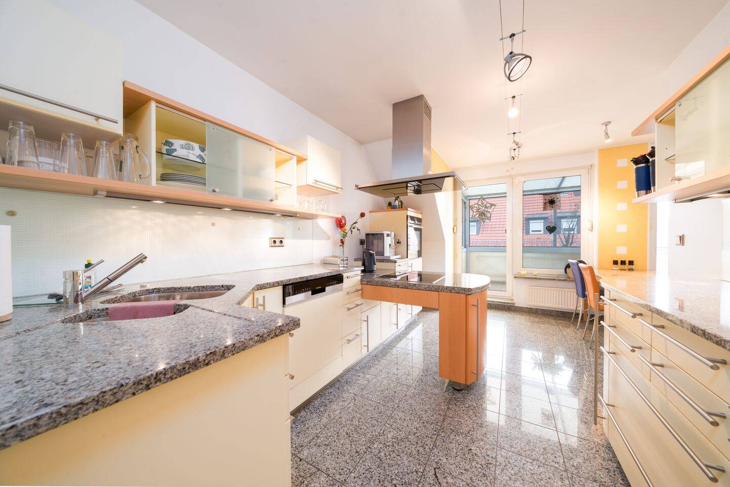 Lichtdurchflutete 4 Zimmer Maisonette mit Wintergarten und Tiefgaragenstellplatz in Eibach, 90451 Nürnberg (Eibach Hafen Maiach Reichelsdorf Röthenbach bei Schweinau)