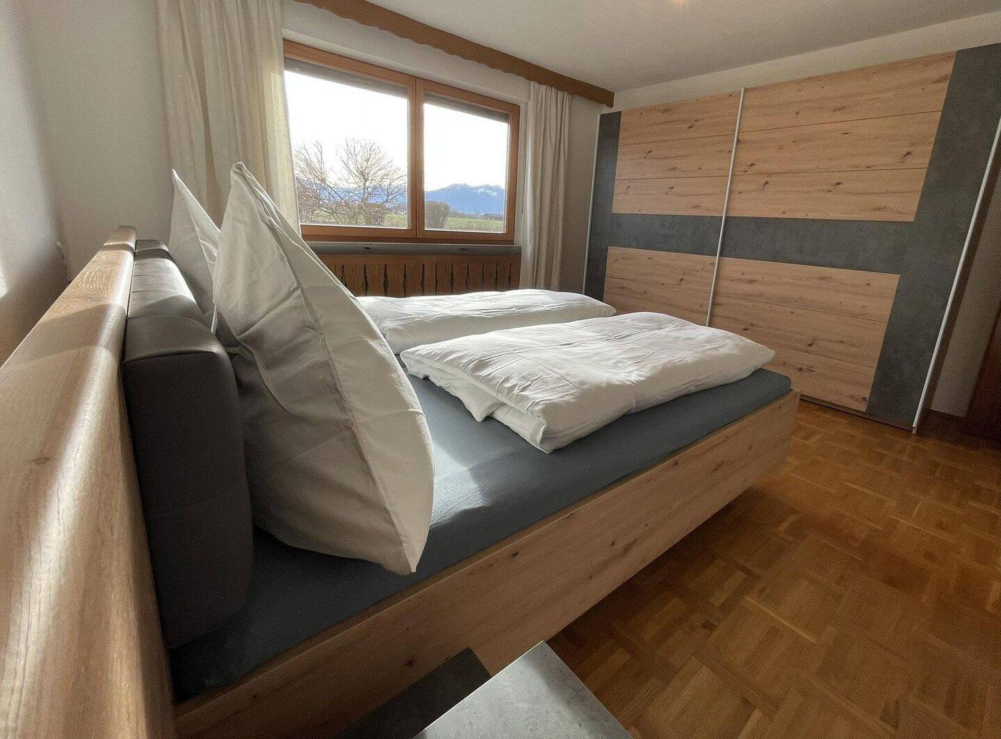 Befristet: Möblierte 3-Zimmer Wohnung mit Garten in Rosenheim Happing mit Alpenblick, 83026 Rosenheim (Aising Happing Pang Süd)
